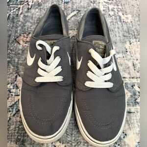 Nike Gray Stefan Janoski Size 5 Men’s